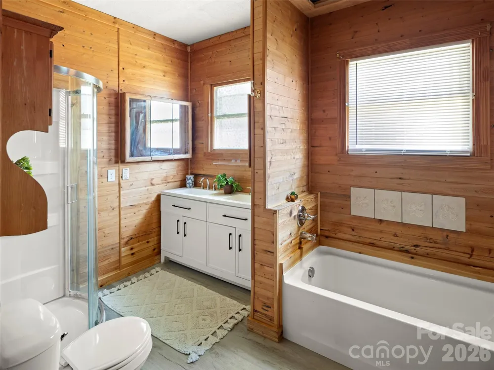 122 Edwards Avenue Swannanoa, NC 28778