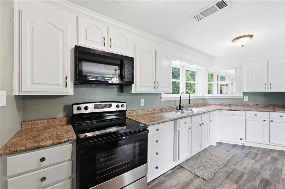 985 Hwy 12 E Deweyville, TX 77632