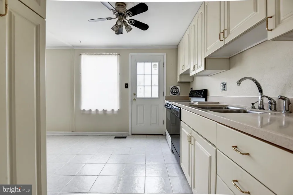 110 GARFIELD ROAD Sterling, VA 20164