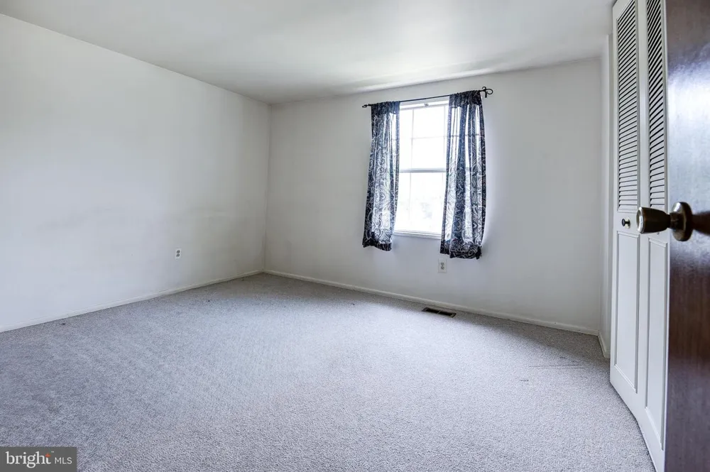110 GARFIELD ROAD Sterling, VA 20164