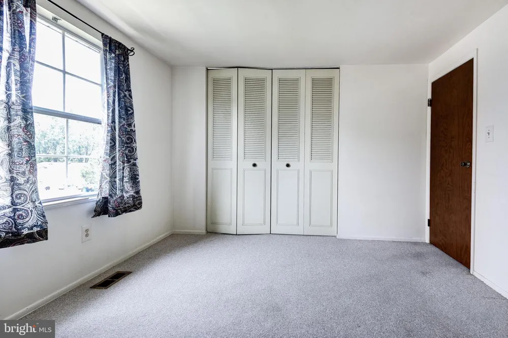 110 GARFIELD ROAD Sterling, VA 20164
