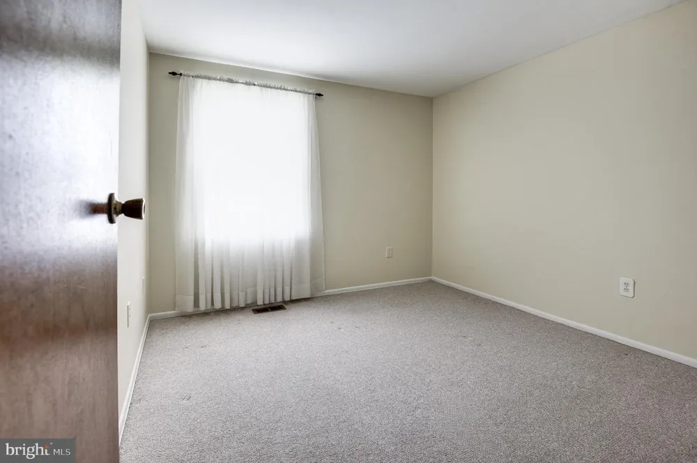 110 GARFIELD ROAD Sterling, VA 20164