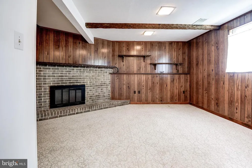 110 GARFIELD ROAD Sterling, VA 20164