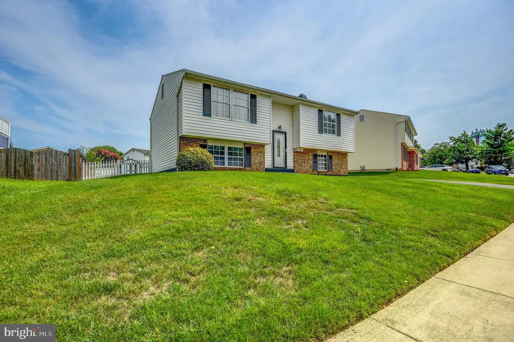 110 GARFIELD ROAD Sterling, VA 20164