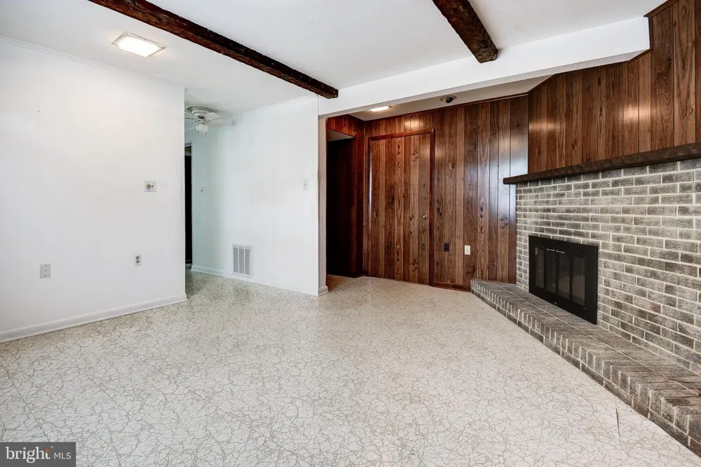 110 GARFIELD ROAD Sterling, VA 20164