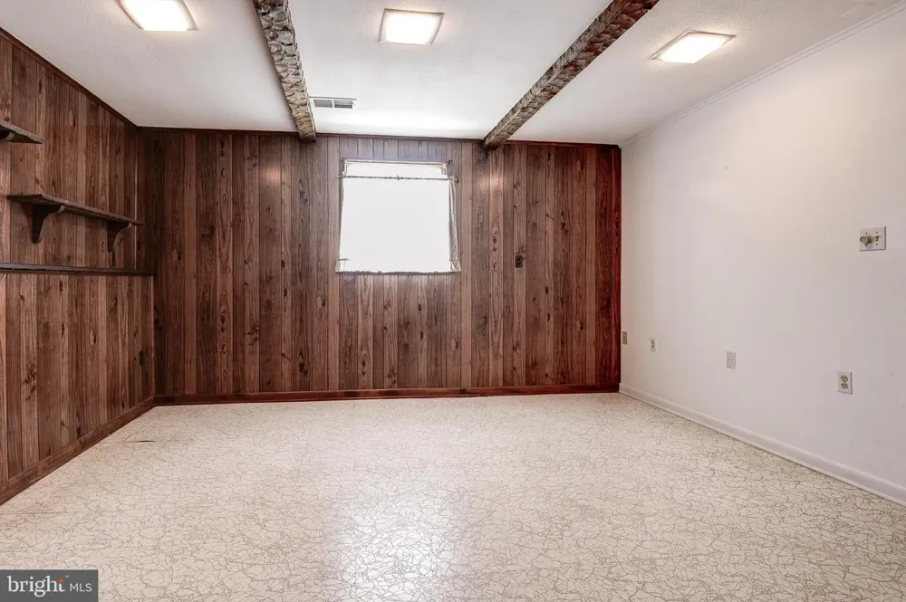 110 GARFIELD ROAD Sterling, VA 20164