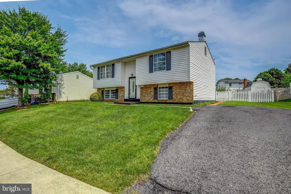 110 GARFIELD ROAD Sterling, VA 20164