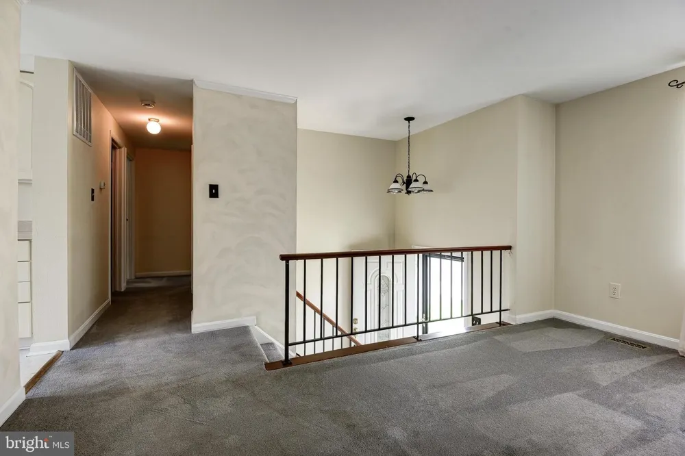 110 GARFIELD ROAD Sterling, VA 20164