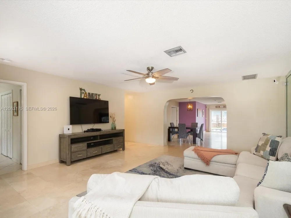 3134 Pierce St Hollywood, FL 33021
