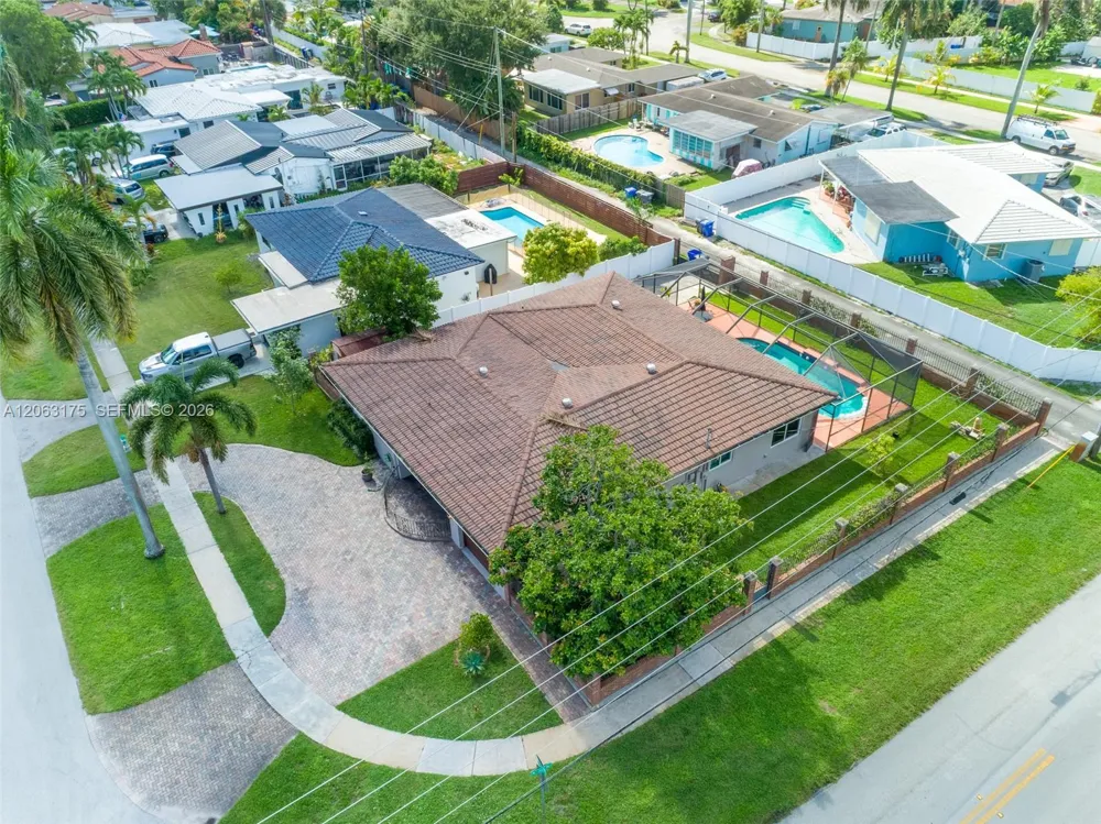 3134 Pierce St Hollywood, FL 33021