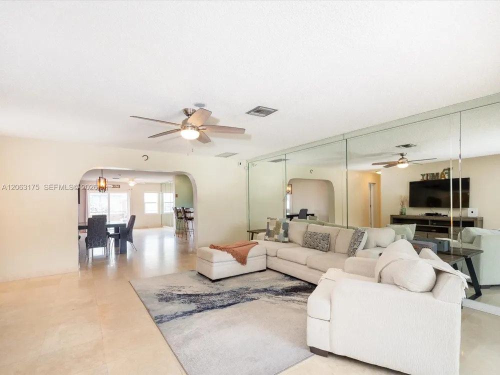 3134 Pierce St Hollywood, FL 33021