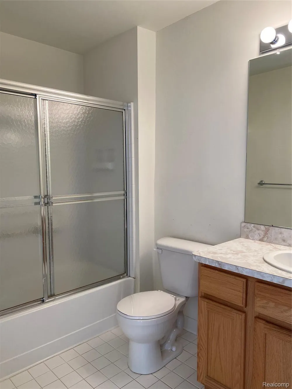 1394 Ashford Court Troy City, MI 48084