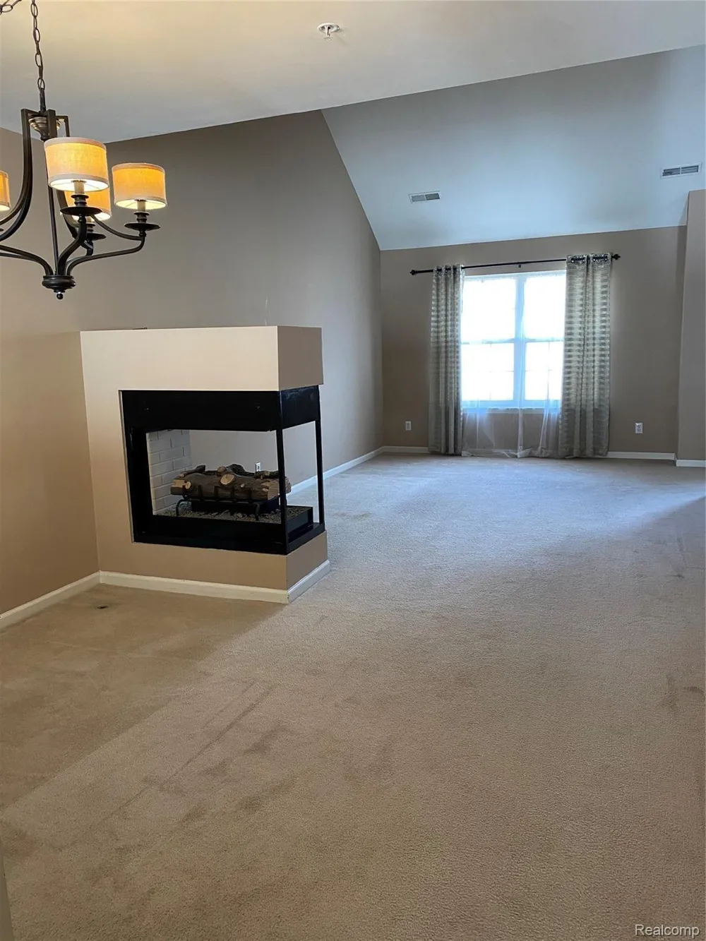 1394 Ashford Court Troy City, MI 48084