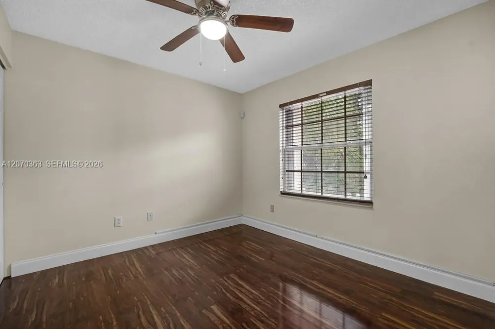 1282 NW 171st Ter Pembroke Pines, FL 33028
