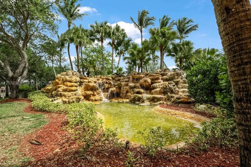 1282 NW 171st Ter Pembroke Pines, FL 33028