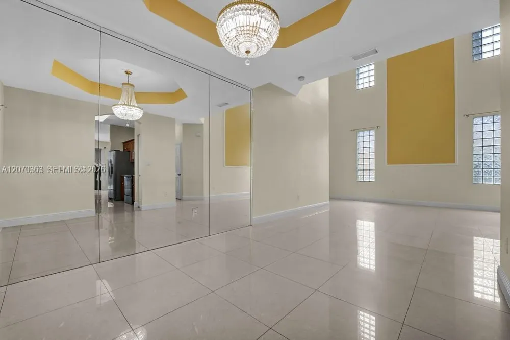 1282 NW 171st Ter Pembroke Pines, FL 33028