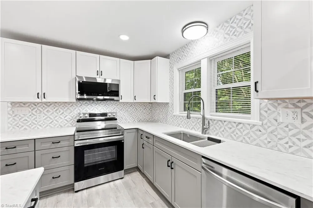 431 Dudley Street Burlington, NC 27217