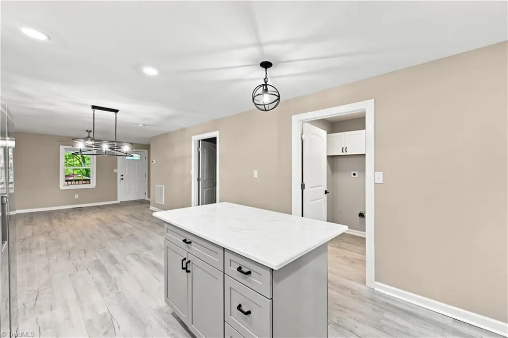 431 Dudley Street Burlington, NC 27217