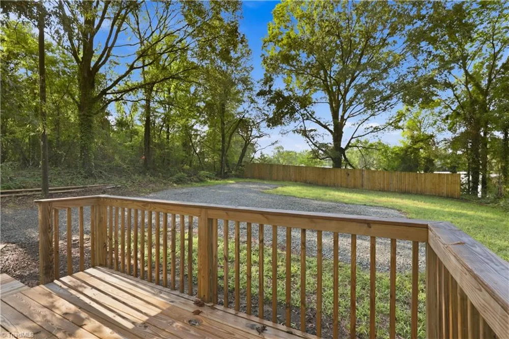 431 Dudley Street Burlington, NC 27217