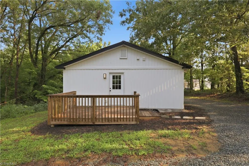 431 Dudley Street Burlington, NC 27217