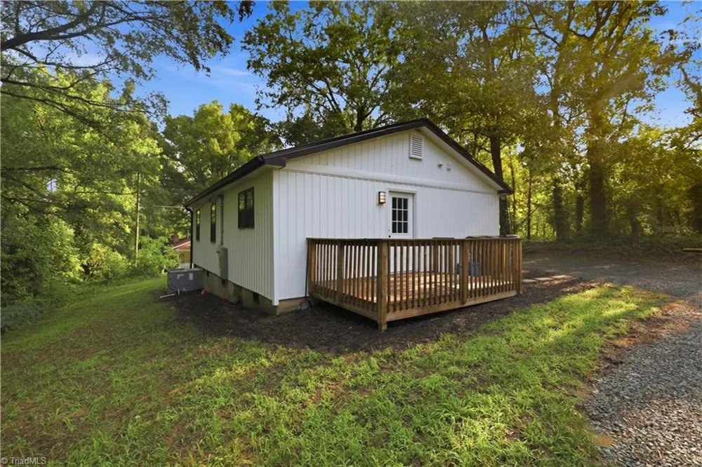 431 Dudley Street Burlington, NC 27217