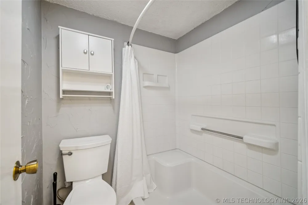 2208 W Louisville Street Broken Arrow, OK 74012
