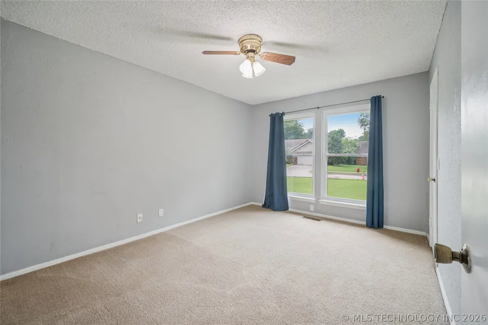 2208 W Louisville Street Broken Arrow, OK 74012