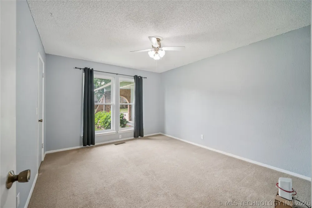 2208 W Louisville Street Broken Arrow, OK 74012
