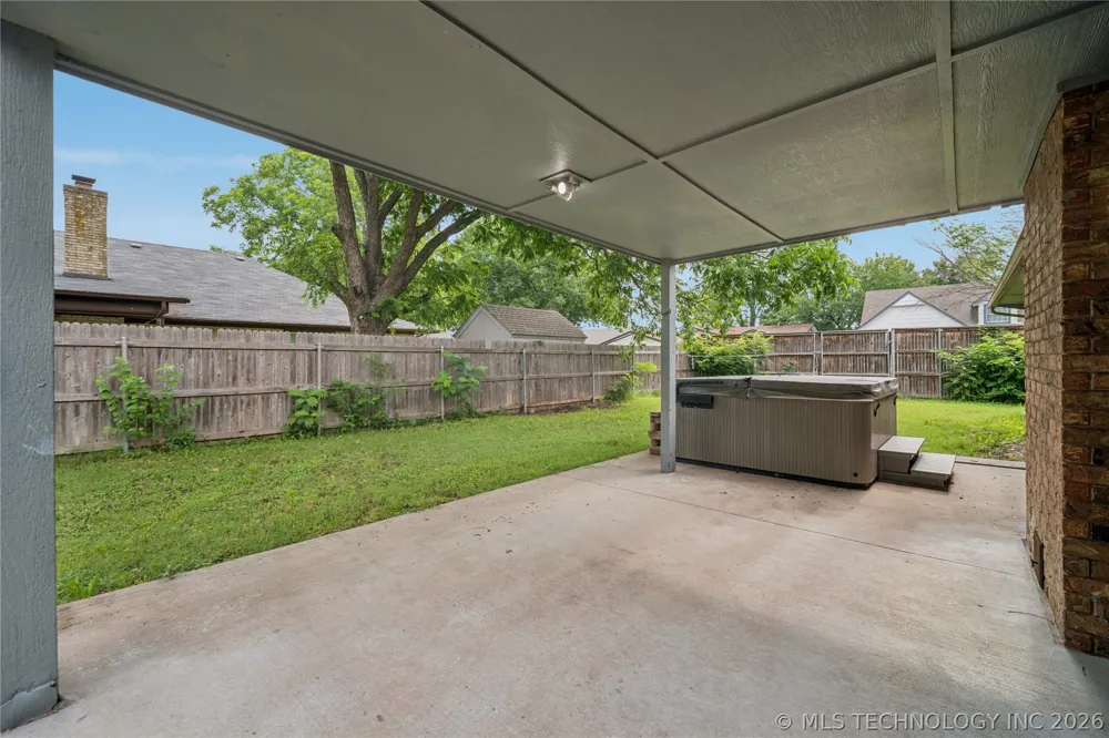 2208 W Louisville Street Broken Arrow, OK 74012