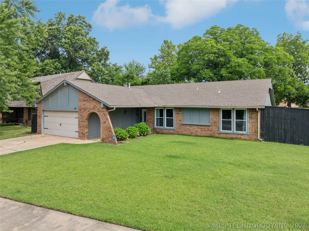 2208 W Louisville Street Broken Arrow, OK 74012