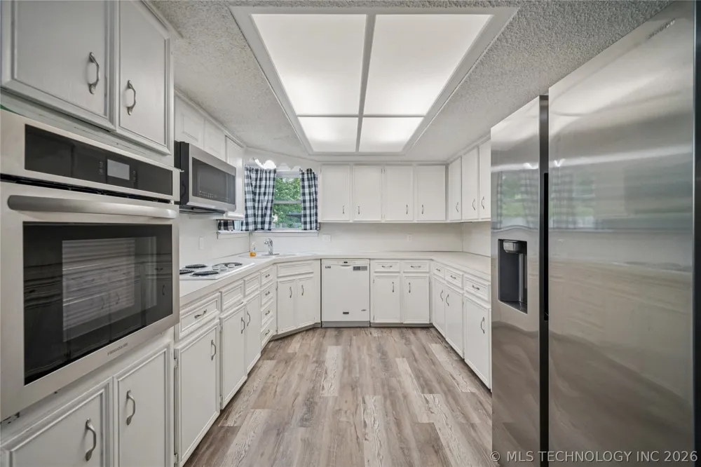 2208 W Louisville Street Broken Arrow, OK 74012
