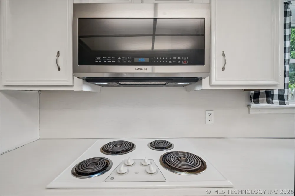 2208 W Louisville Street Broken Arrow, OK 74012