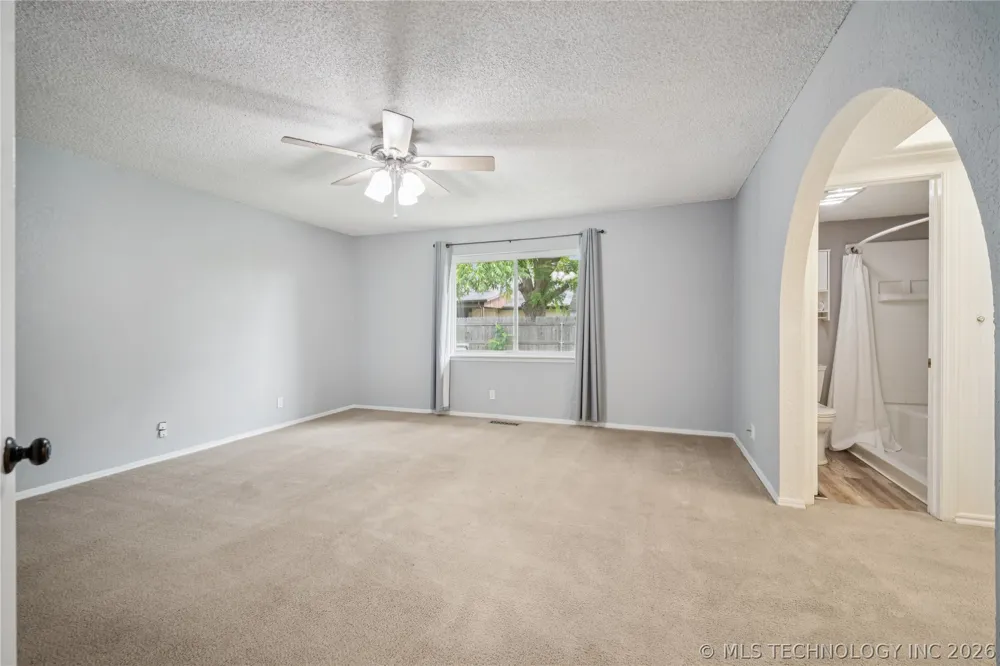 2208 W Louisville Street Broken Arrow, OK 74012