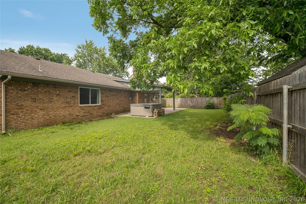 2208 W Louisville Street Broken Arrow, OK 74012