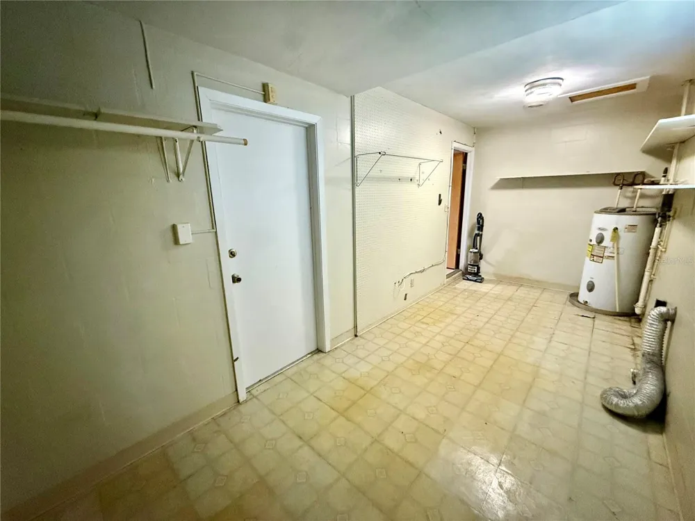 4332 BLONIGEN AVENUE Orlando, FL 32812