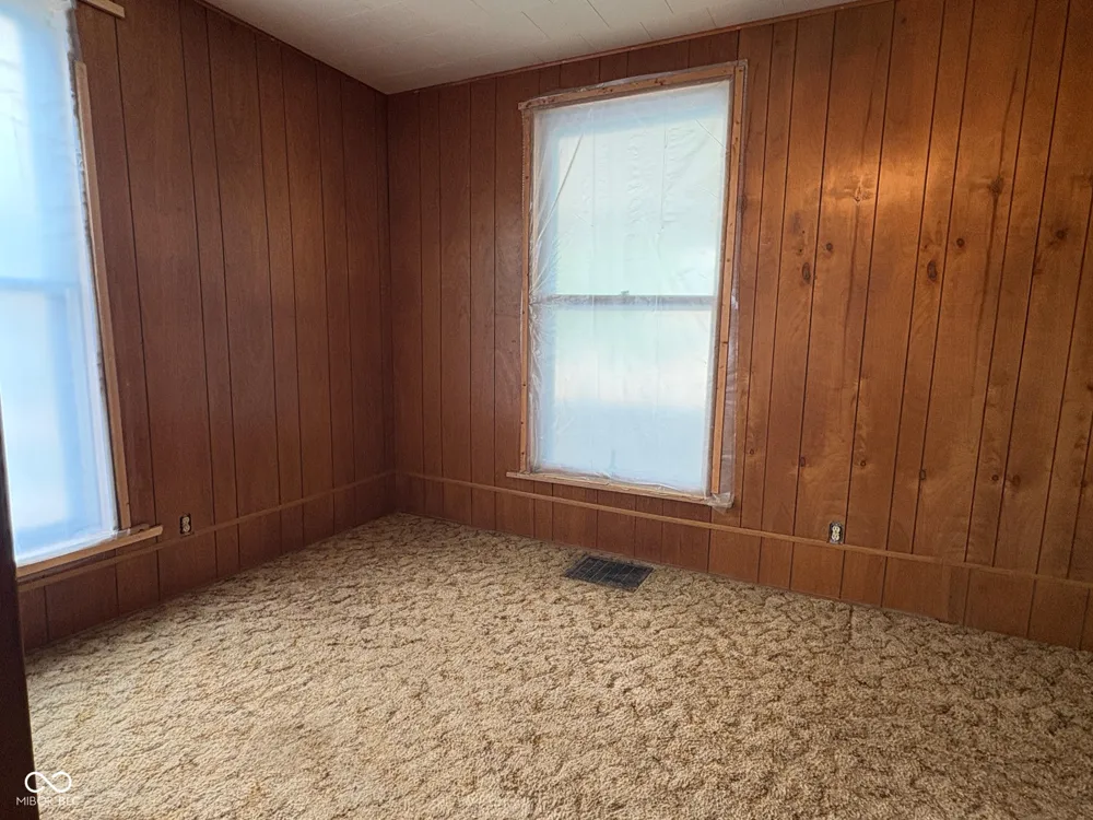 808 Washington Street Clay City, IN 47841