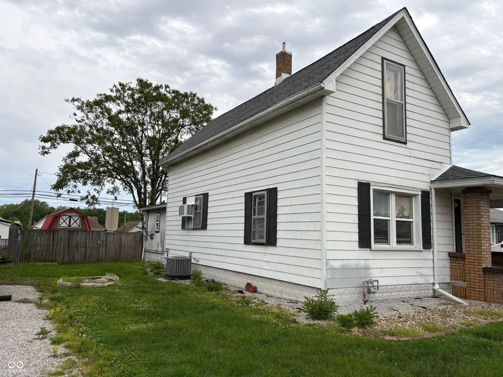 808 Washington Street Clay City, IN 47841