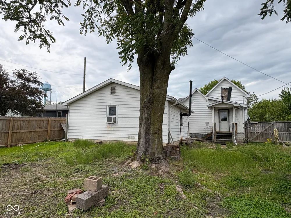 808 Washington Street Clay City, IN 47841