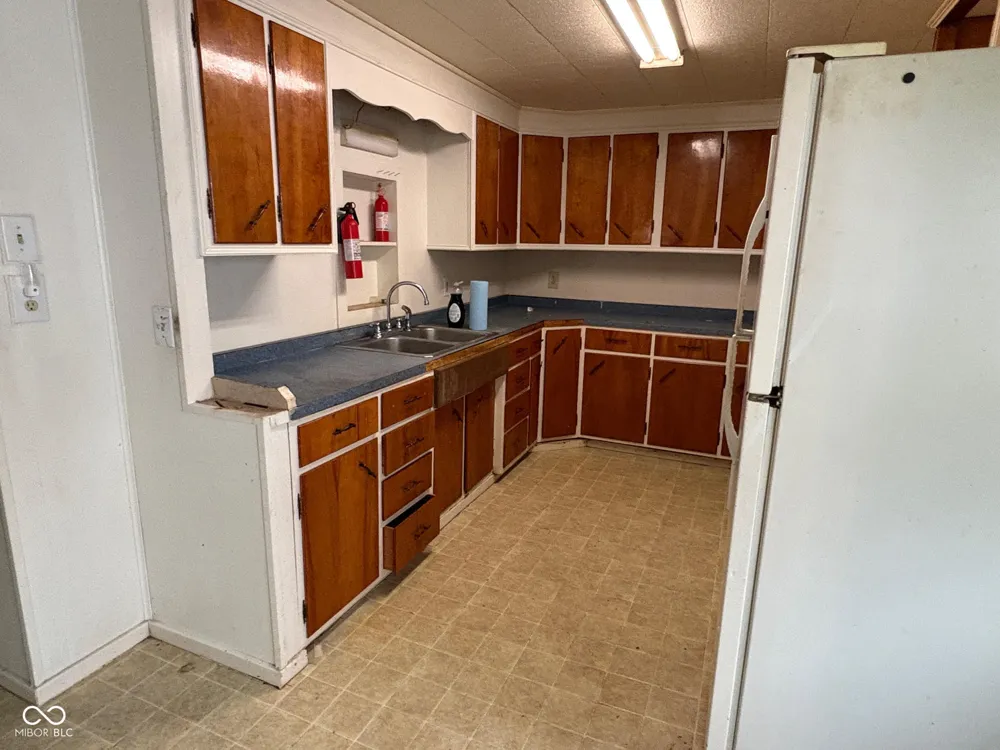 808 Washington Street Clay City, IN 47841