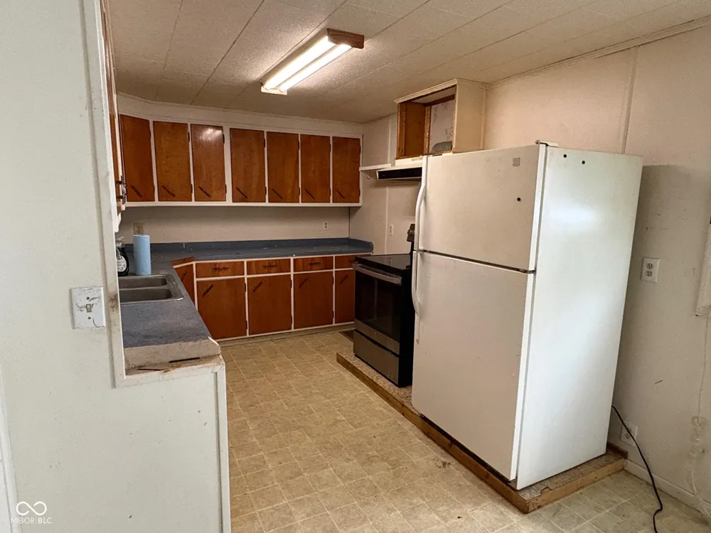 808 Washington Street Clay City, IN 47841