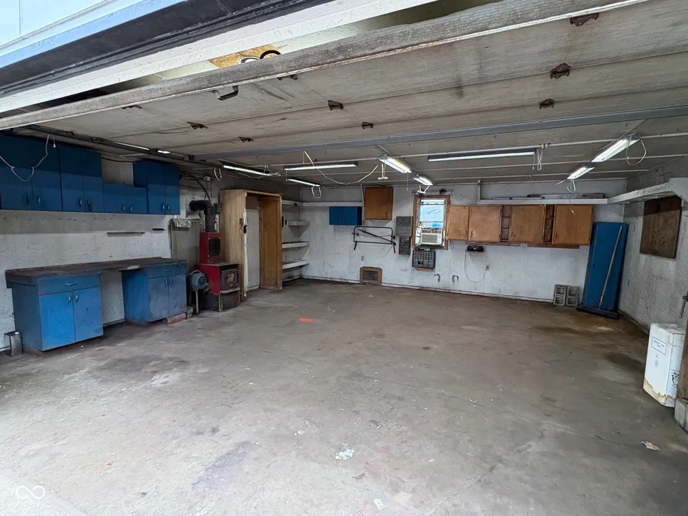 808 Washington Street Clay City, IN 47841