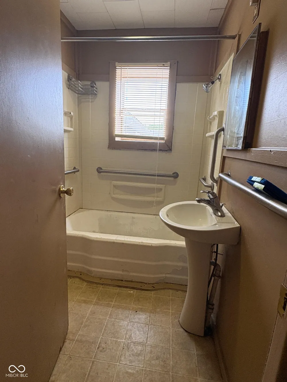 808 Washington Street Clay City, IN 47841