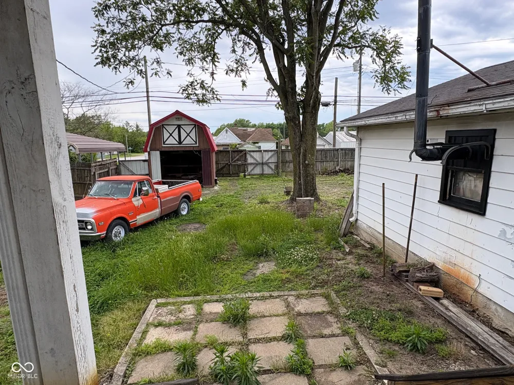808 Washington Street Clay City, IN 47841