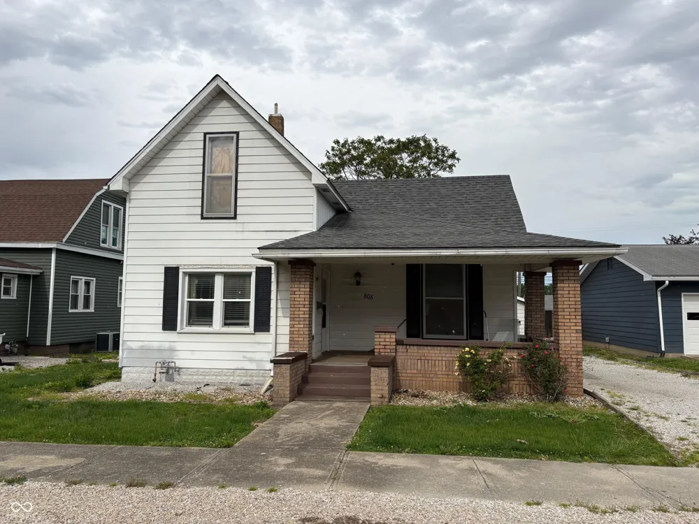 808 Washington Street Clay City, IN 47841