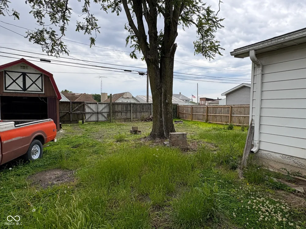 808 Washington Street Clay City, IN 47841