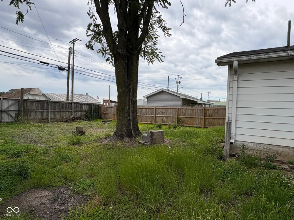 808 Washington Street Clay City, IN 47841