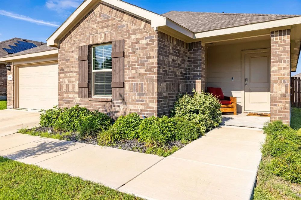 204 Asheville Street Azle, TX 76020