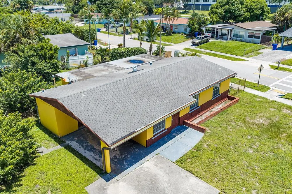 1500 W 13TH STREET W Riviera Beach, FL 33404