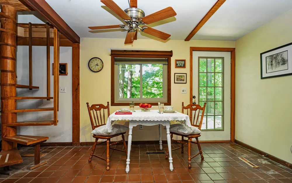 4315 Hipps Hollow Road Eau Claire, MI 49111