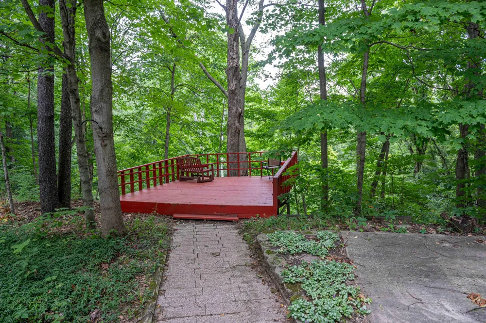 4315 Hipps Hollow Road Eau Claire, MI 49111